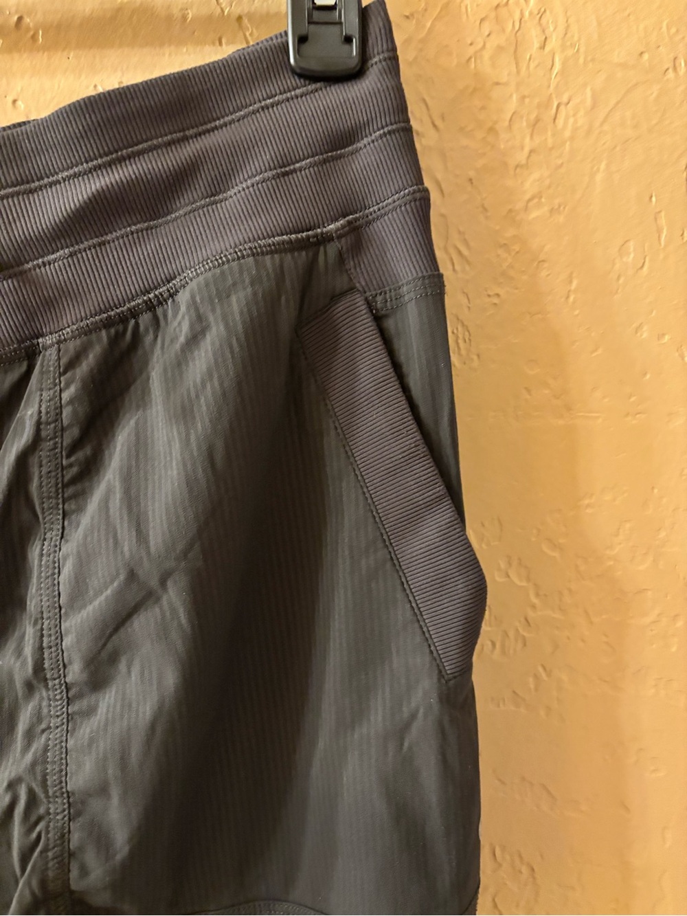 lululemon athletica womens Drawstring Joggers - Picture 4 of 8